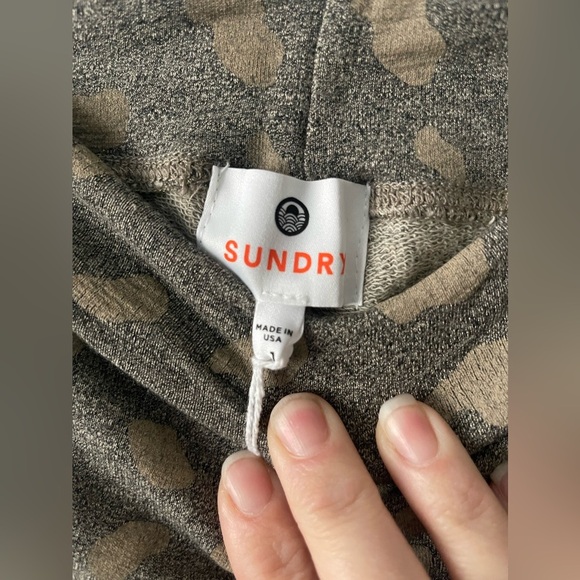 Sundry - Abstract Animal yoga pant
Size 1 - Picture 3 of 6